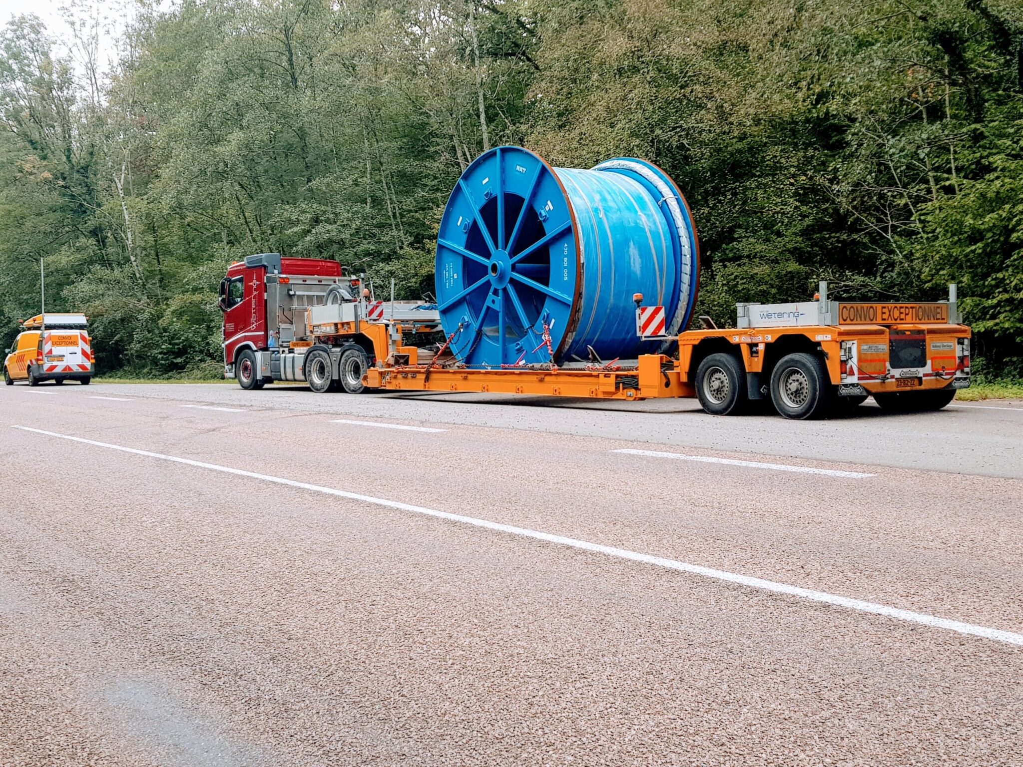 Reel transport