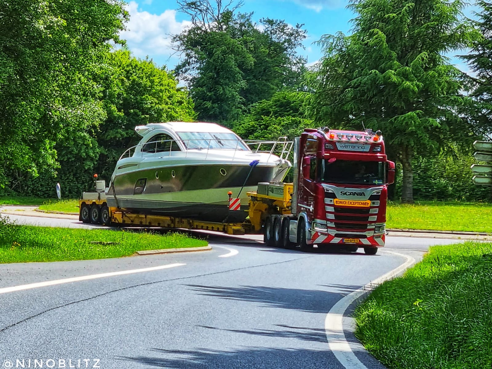 Contact met Van de Wetering Boat & Special Transport